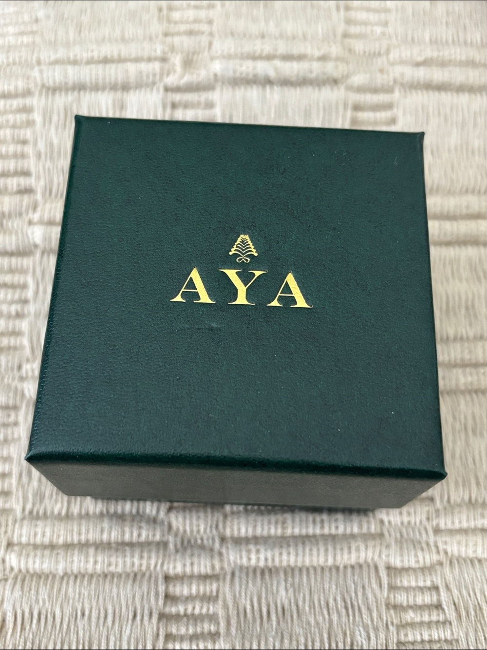 AYA JEWELRY Emerald Green Ring Box